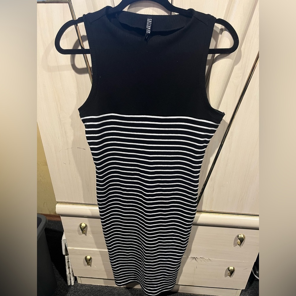 cute striped midi dress 🖤🤍